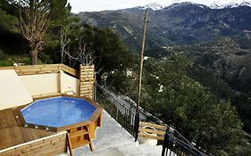 Villa Lakki Heated Round Pool Jacuzzi